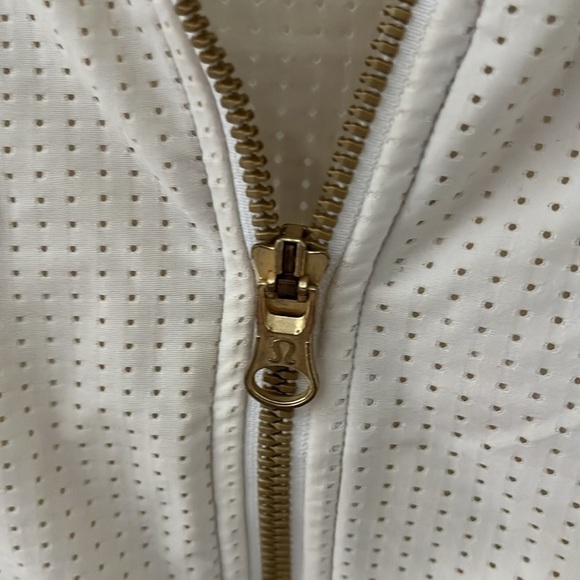 Lululemon 2015 Sweaty or Not Jacket Running White/Gold Mesh Size XS - Picture 3 of 6